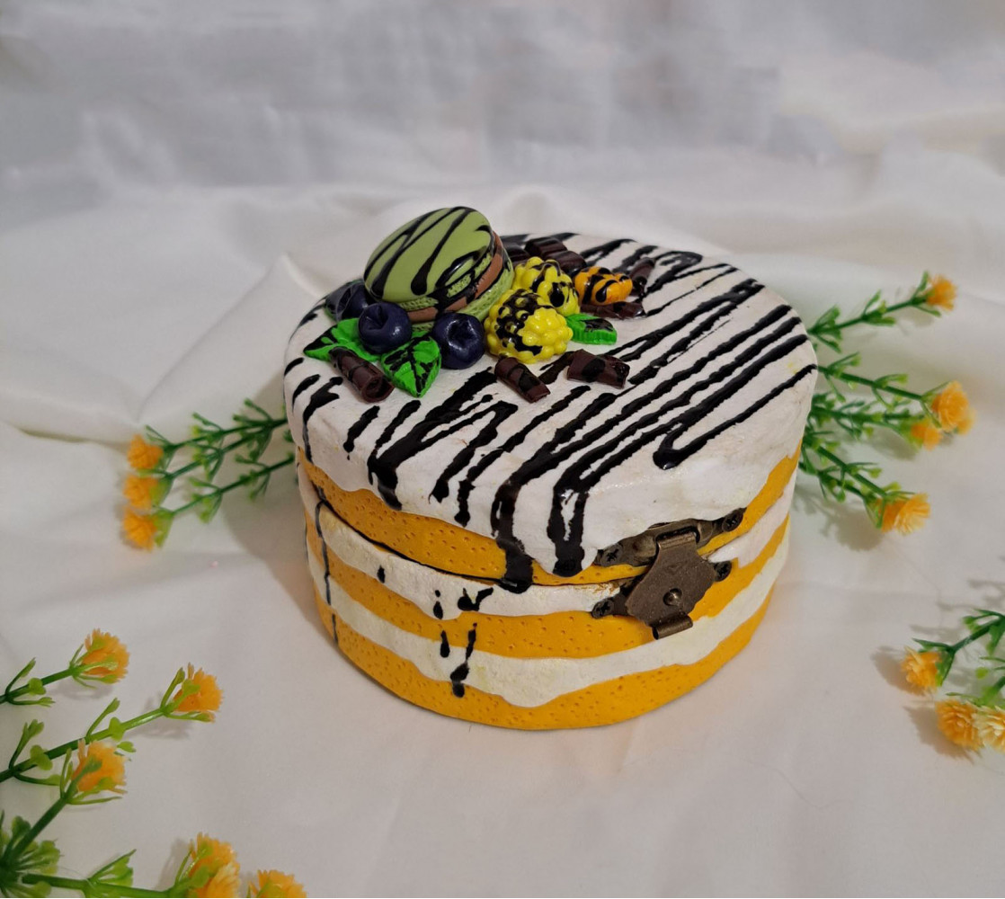 Кутия за бижута "Торта Френски макарон"
