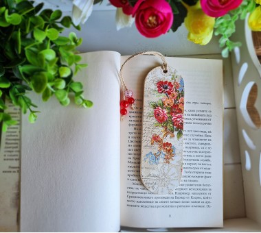 Дървен разделител за книга "Цветя с дантела" Дървен разделител за книга "Цветя с дантела"