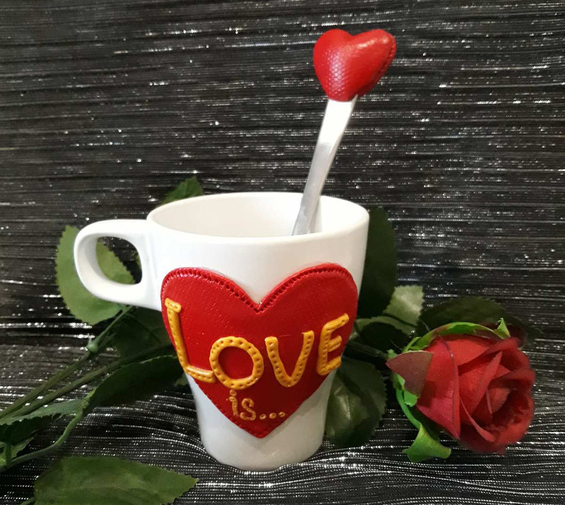 Чаша с лъжичка "Love is..."