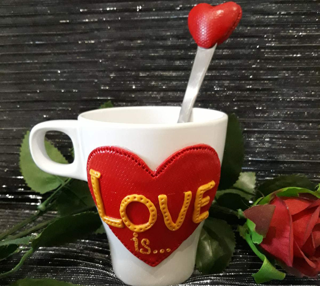 Чаша с лъжичка "Love is..."