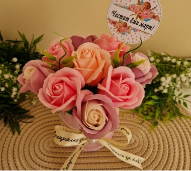 Рециклирана кутия с рози - Вариант 1